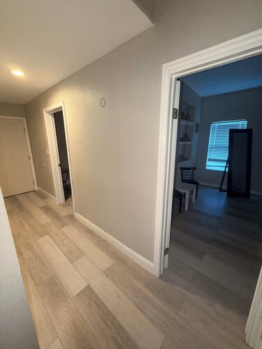 Secluded 5-bedroom estate in awesome Fort Worth with AC