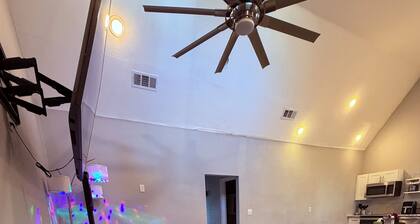 The Ultimate Party Lodge Secluded 5BR with Karaoke, Huge Parking, Event Space