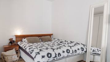 Standard-Apartment, Balkon, Blick auf den Innenhof