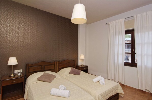 WiFi, bed sheets, wheelchair access