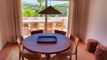 تناول الطعام