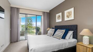 Luxury Apartment, Balcony, Park View | Free WiFi