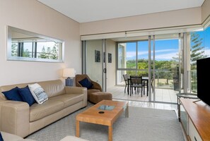Luxury Apartment, Balcony, Park View | Living area - Palm Horizon - 3B Bali Resort Kingscliff (Kingscliff)