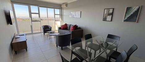 Appartement, uitzicht op de stad | Woonruimte