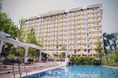 Spacious Central Davao City Getaway - Spacious Apartment With Shared Pool