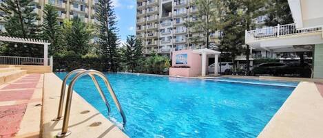 Departamento, 3 habitaciones, con acceso para personas discapacitadas, para fumadores | Alberca | Alberca al aire libre