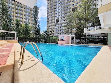 Apartment, 3 Bedrooms, Accessible, Smoking | Pool | Outdoor pool