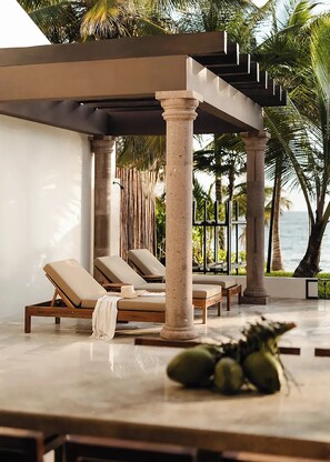 Terrace/patio - Villa Dulce Vida, Akumal Beachfront – Chef Included (Tulum)