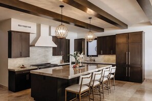 Fridge, microwave, oven, stovetop - Villa Dulce Vida, Akumal Beachfront – Chef Included (Tulum)