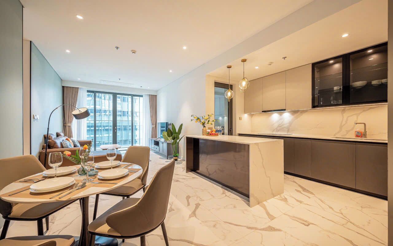 Presidential Suite, 2 Bedrooms, Club Lounge Access, City View | In-room dining