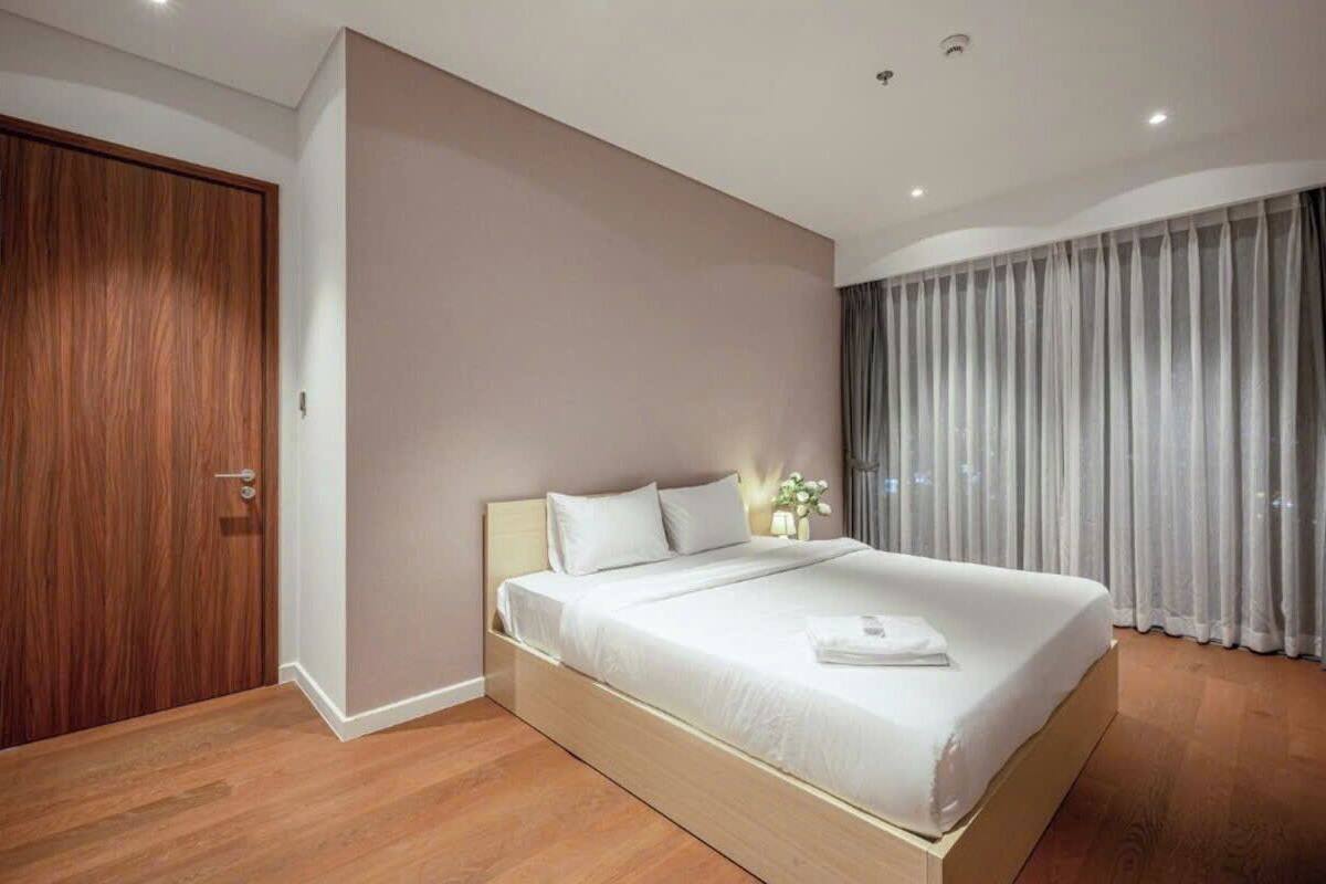 Chambre Familiale, 3 chambres, accès au salon club, vue fleuve | Draps en coton égyptien, literie de qualité supérieure