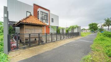 Façana frontal de l'allotjament