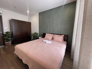 2 quartos, ferros/tábuas de passar roupa, Wi-Fi, roupa de cama