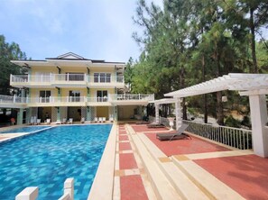 Apartment, 1 Bedroom, Accessible, Smoking | Pool