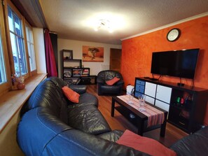 Una televisión, un reproductor de DVD