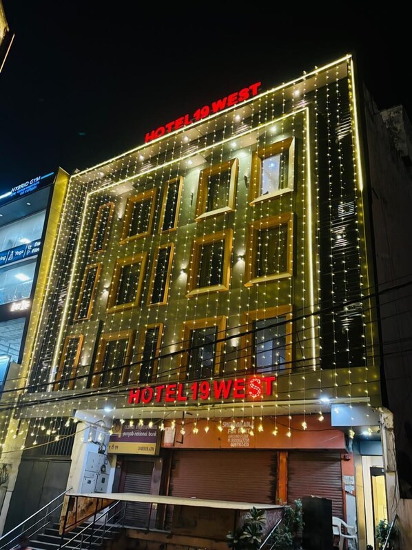 숙박 시설 정면