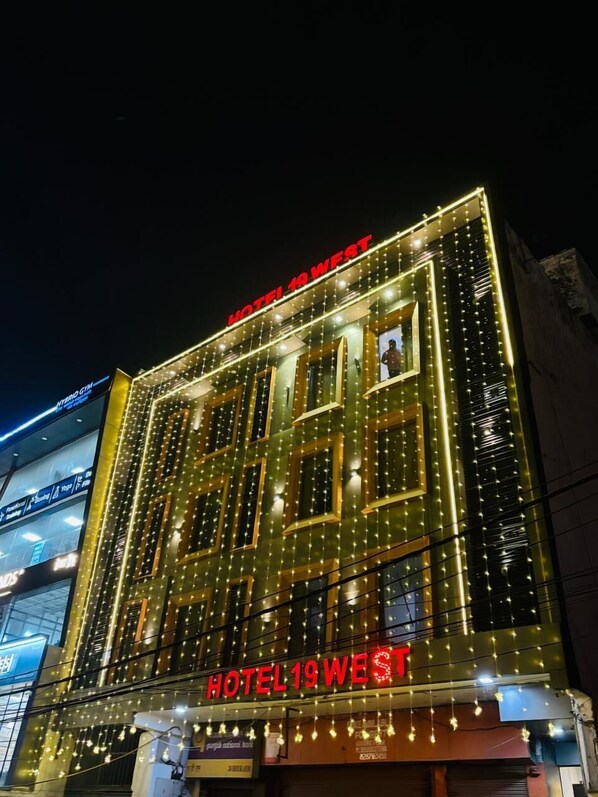 المنشأة من الخارج