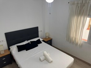 3 bedrooms, iron/ironing board, Internet - Winahost Salou Province Square (Salou)