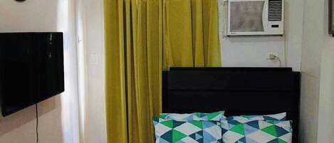 Apartment, Multiple Bedrooms, Accessible, Smoking