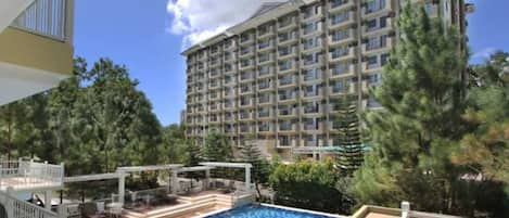 Apartment, barrierefrei, Raucher | Pool | Außenpool