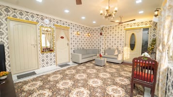 Nhà (2 Bedrooms) | Nội thất