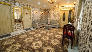 Rumah (2 Bedrooms) | Interior