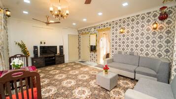 House (2 Bedrooms) | Living area | TV