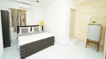 2 bedrooms, desk, laptop workspace, iron/ironing board