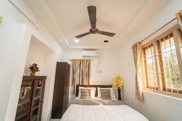 Blue Horizon 2bhk Nr Marina Beach Mylapore - Chennai