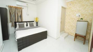 Casa (2 Bedrooms) | 2 dormitoris, escriptori i espai de treball apte per a portàtils