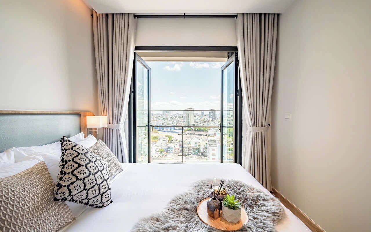 Phòng Suite dành cho gia đình, 3 phòng ngủ, quyền sử dụng Club Lounge, quang cảnh thành phố | Bộ trải giường bằng vải cotton Ai Cập, bộ đồ giường cao cấp 