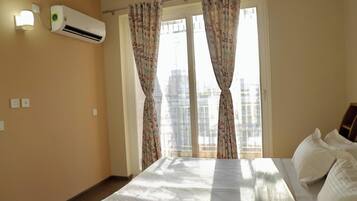 ์ํํธ (2 Bedrooms) | ๋ด๋ถ