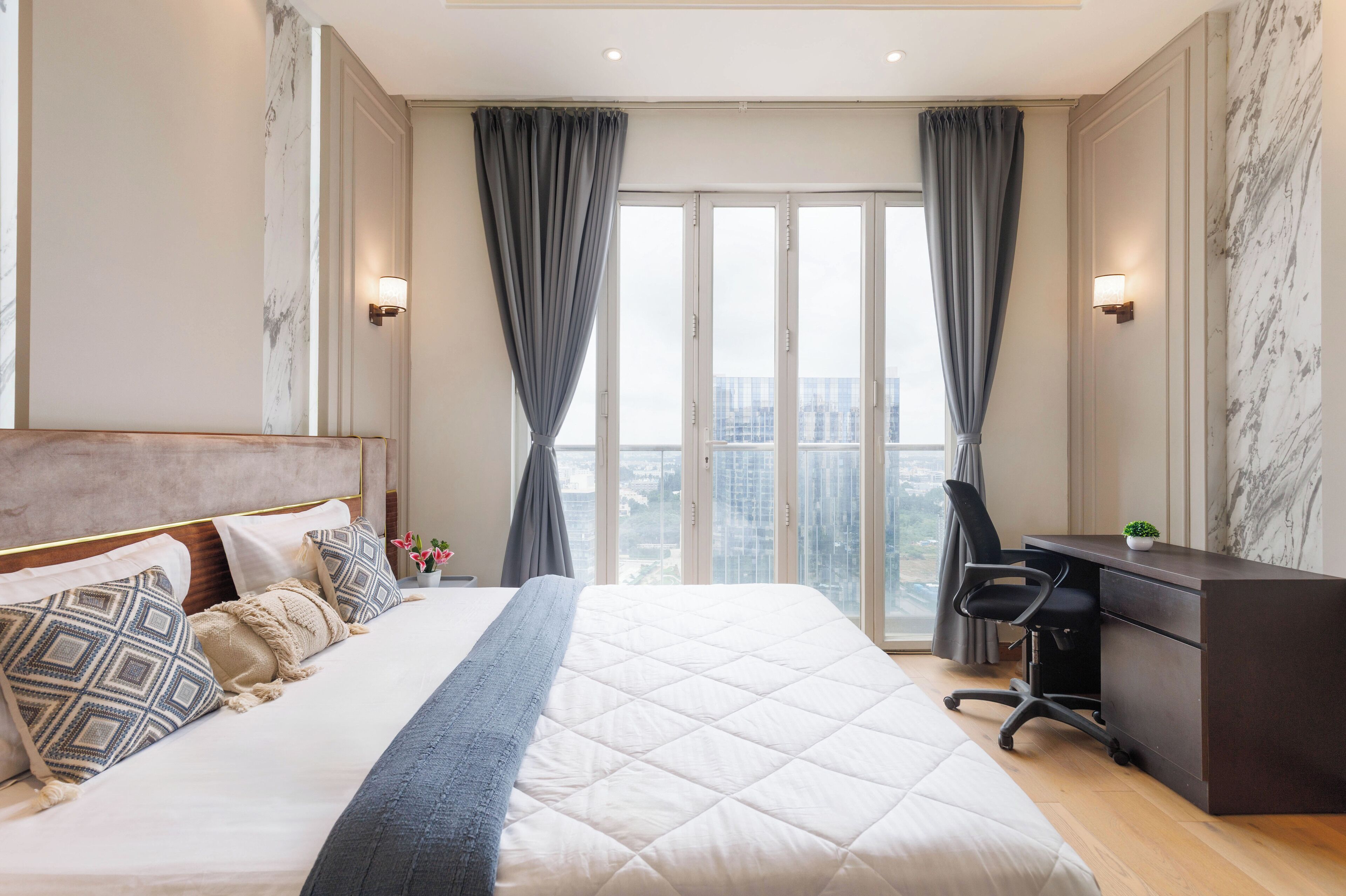 Apartment (2 Bedrooms) | 2 bedrooms, desk, laptop workspace, iron/ironing board