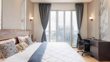 Apartment (2 Bedrooms) | 2 bedrooms, desk, laptop workspace, iron/ironing board