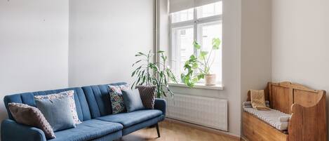 Standard Apartment, Private Bathroom | Living area