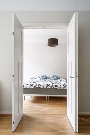 Standaard appartement, privébadkamer | Verduisterende gordijnen, een strijkplank/strijkijzer, gratis wifi