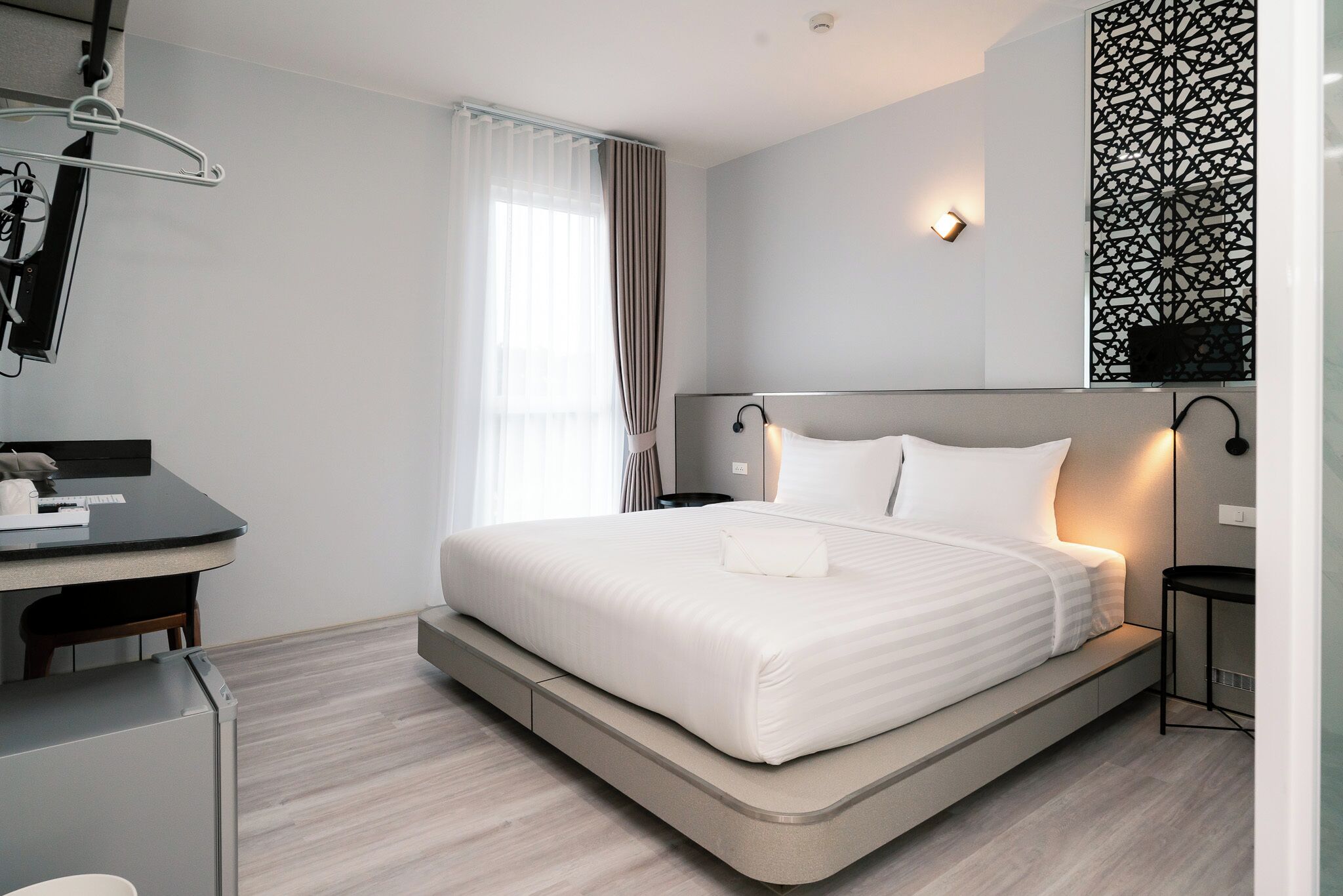 Standard Double Room | Desk, laptop workspace, free WiFi