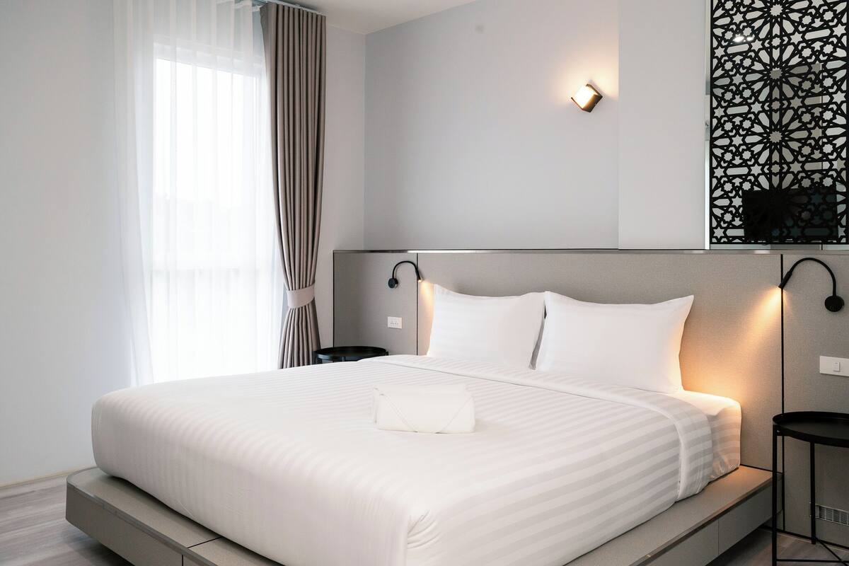 Standard Double Room | Desk, laptop workspace, free WiFi