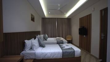 Driepersoonskamer | Een kluis op de kamer, gratis wifi