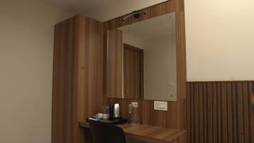 Dreibettzimmer | Wohnbereich | Drucker