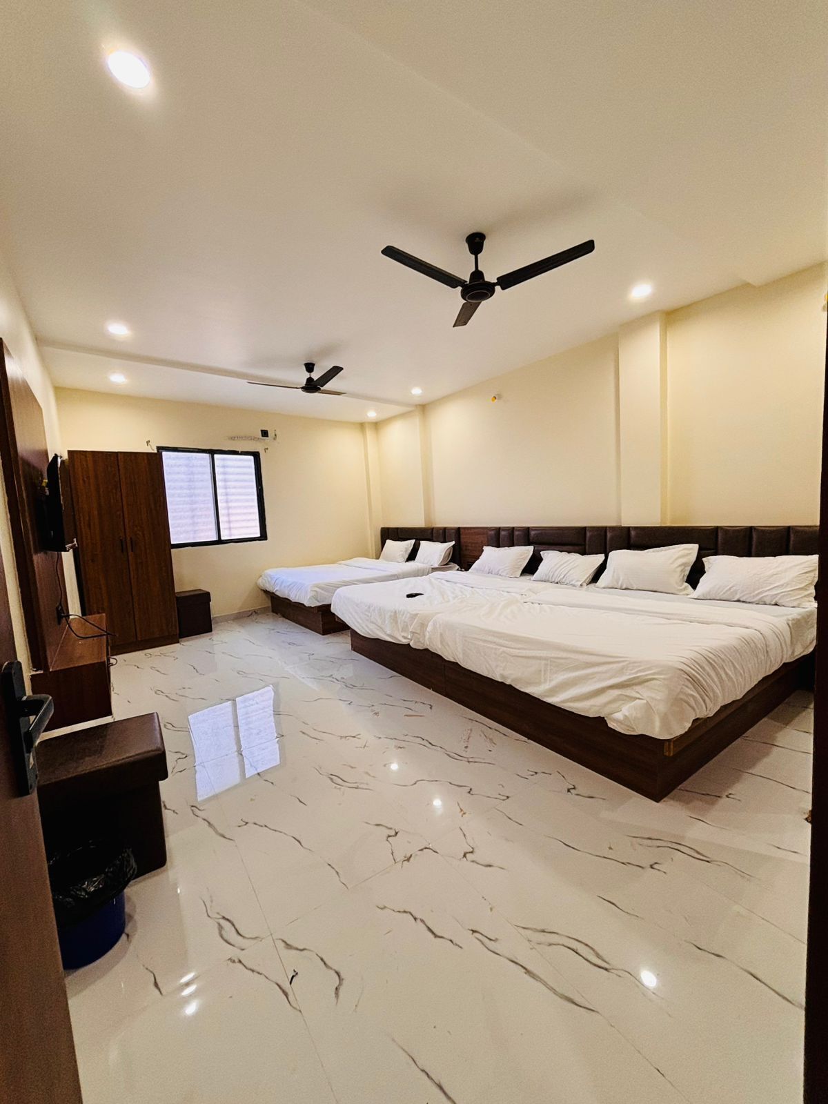 共用宿舍 | 免費 Wi-Fi