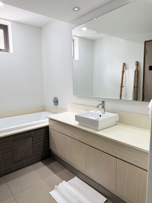 Townhouse | Strykejern/-brett og wi-fi (inkludert)