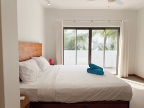 Iron/ironing board, free WiFi - La Residence with LOV (Cap Malheureux)