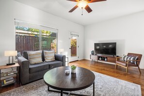 Smart TV - Walk to Downtown Paso & Sip Local Wine Under the Stars | Casa Robles (Paso Robles)