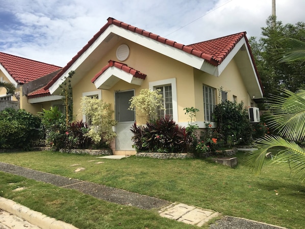 Exterior - Nice Cozy & Peaceful 3BR House in Cagayan de Oro City Near Gaisano and Sm Uptown (Cagayan de Oro)