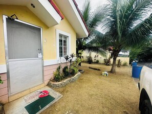 Property grounds - Nice Cozy & Peaceful 3BR House in Cagayan de Oro City Near Gaisano and Sm Uptown (Cagayan de Oro)