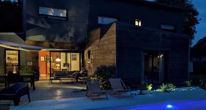 Guest house on the banks of the river Rance