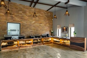 Desayuno completo incluido todos los días 