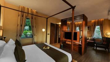 Luxury Cottage with Jetted Tub | Desk