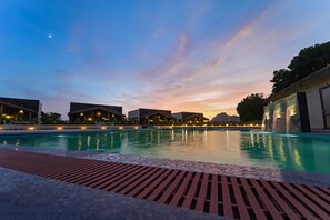 Fassade der Unterkunft – Abend/Nacht